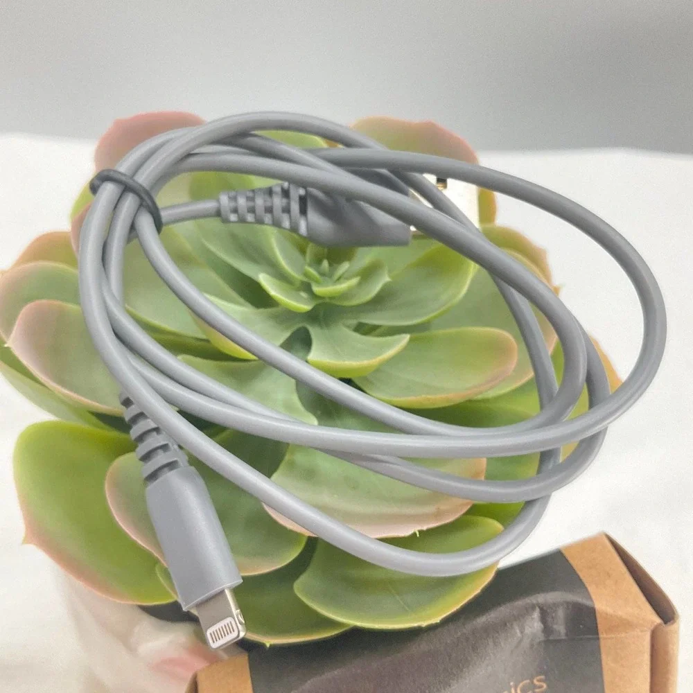 amazonbasics USB-A Cable with Lightning Connector, 3 ft | 0.9m